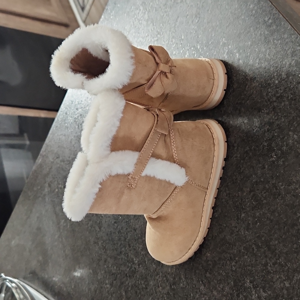 Gymboree boots size 8